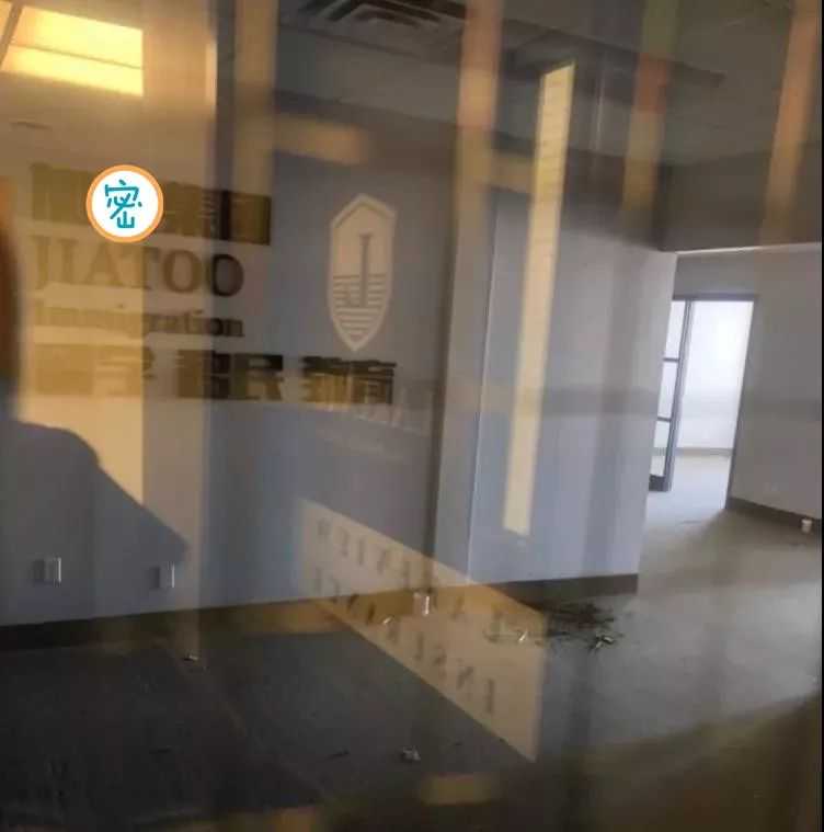 第一批内地高才卷去香港，有人依然不敢放弃内地社保