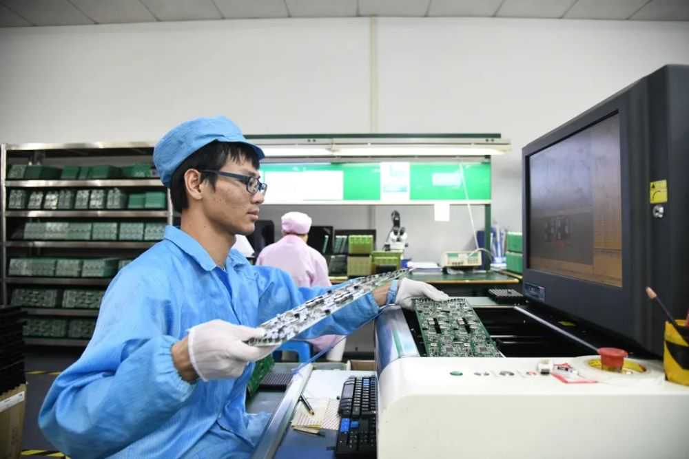 广西多名领导干部被查！还有人被通报酒驾、赌博……