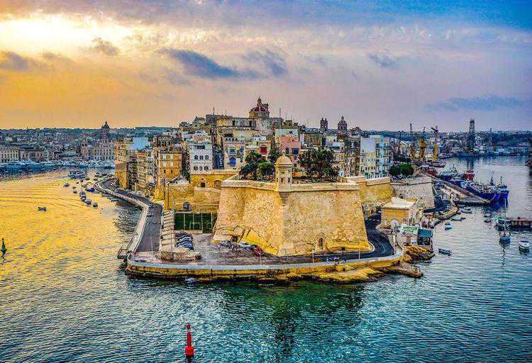 iRadio：有关无拘无束和独立之声