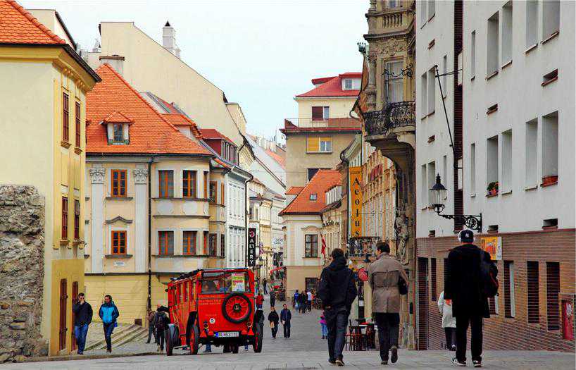 关于动画电影《哥斯拉》：重回地球，对决生物顶点的破坏之王
