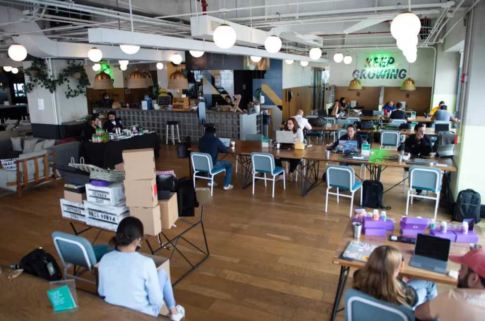 谯城离退休教育工作者书画展开幕 一起去看看……